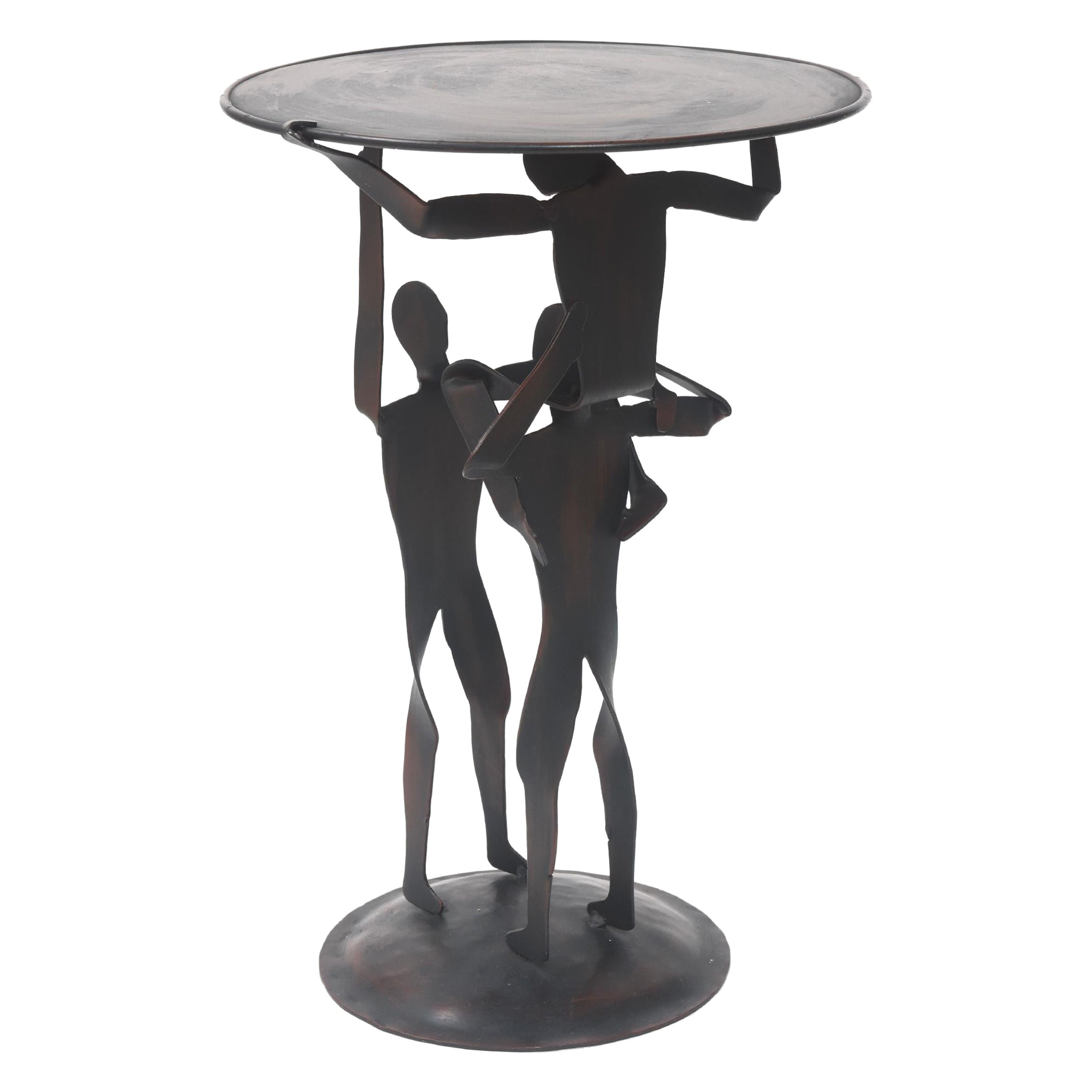 Table d'appoint figurative en métal en vente