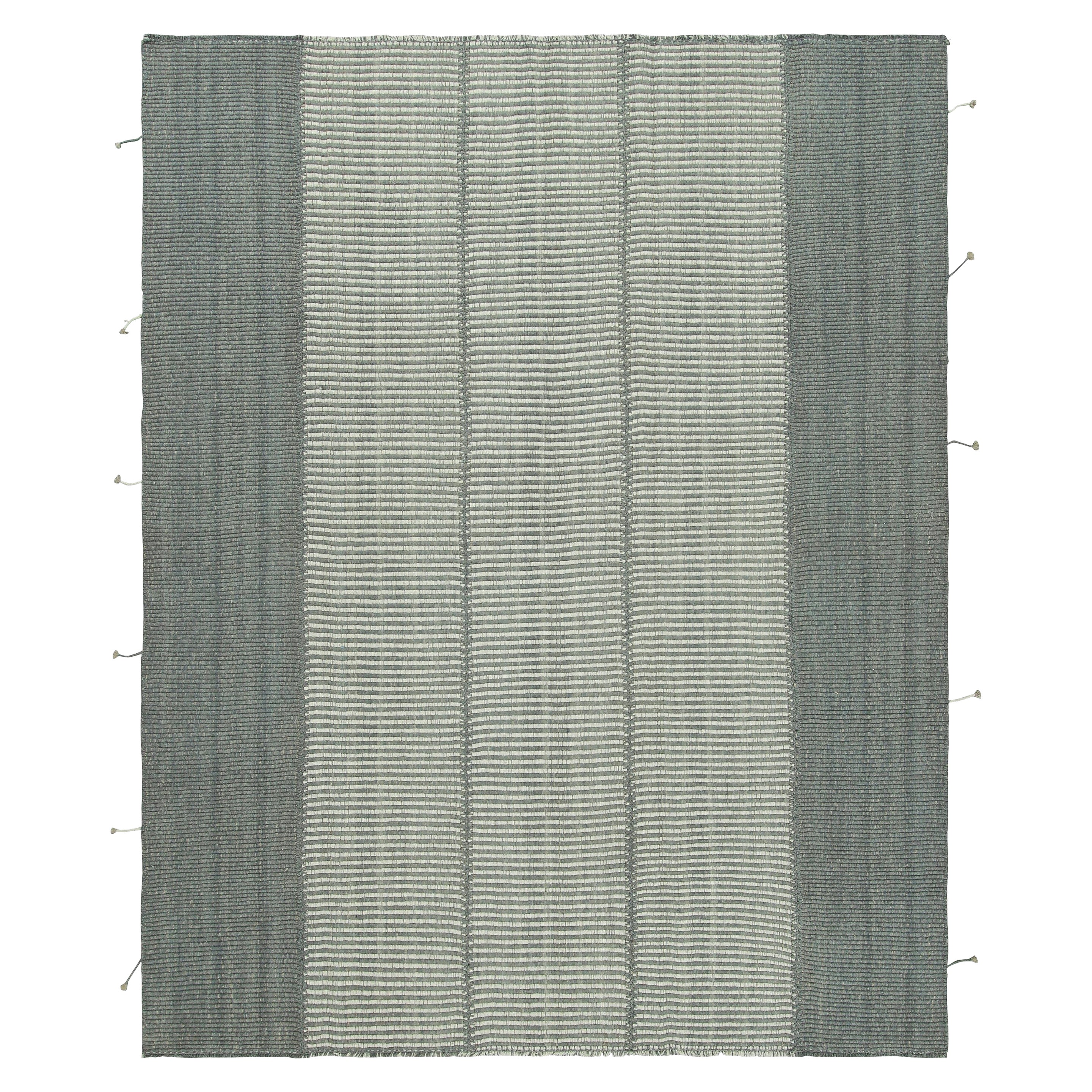 Rug & Kilim, Kilim contemporaneo a strisce blu-grigio e bianche