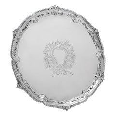 Plateau décoratif victorien en argent sterling - poinçonné à Londres en 1889