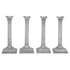 4 viktorianische korinthische Säulen-Kerzenständer aus Sterlingsilber von Mappin & Webb 1894