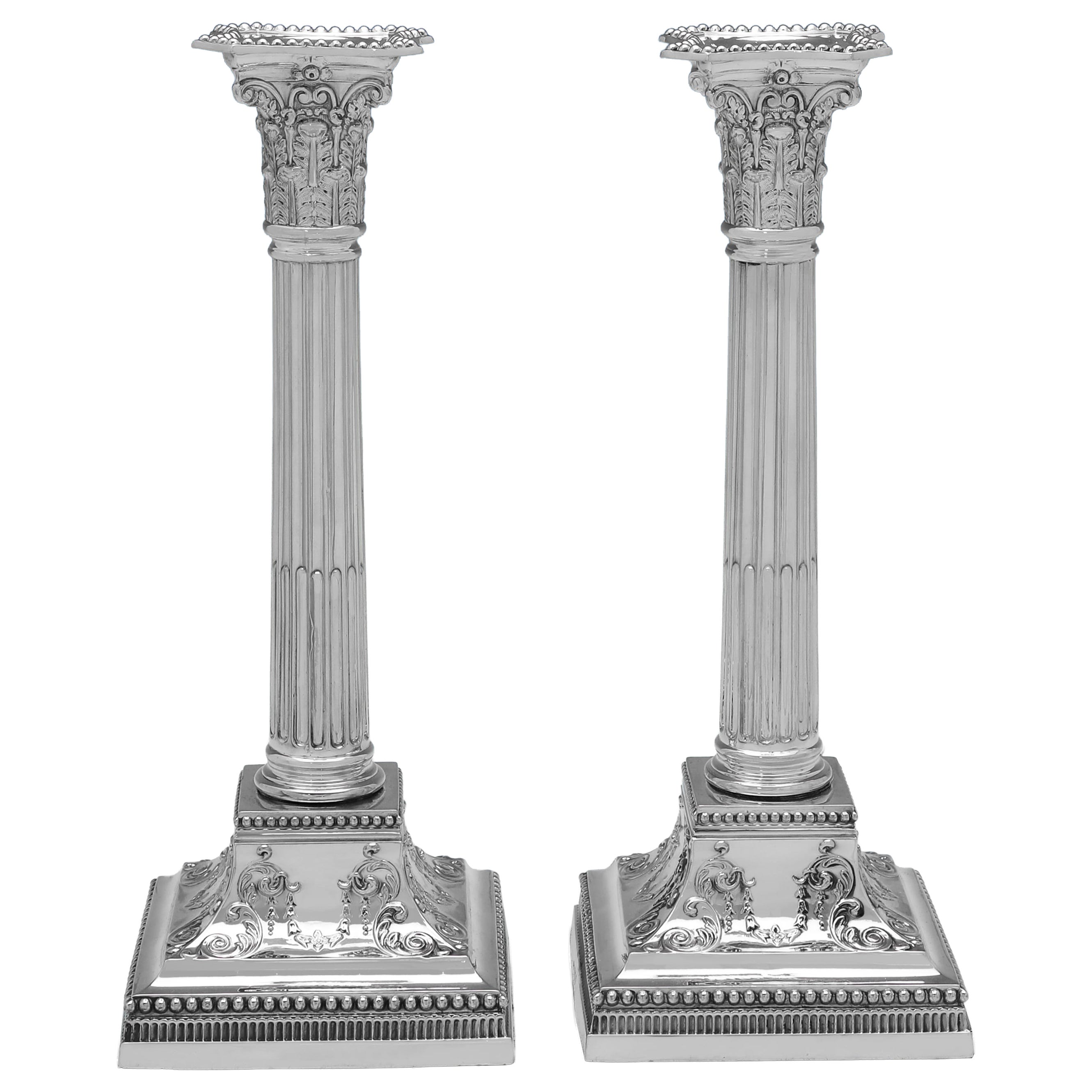 Dekorative 1903 Sterling Silber Kerzenleuchter - Statement korinthischen Stil im Angebot