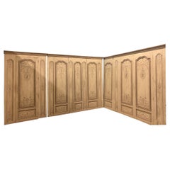 boiserie murale en bois laqué avec deux portes, France