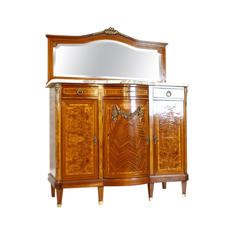 Elegante buffet francese in mogano con specchio, fine XIX secolo in vendita