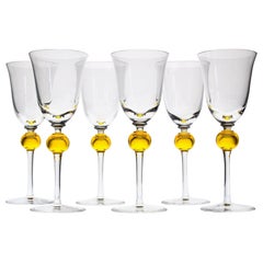 Ensemble de 6 verres à pied en verre transparent avec sphère jaune uranium, Cenedese 1950.