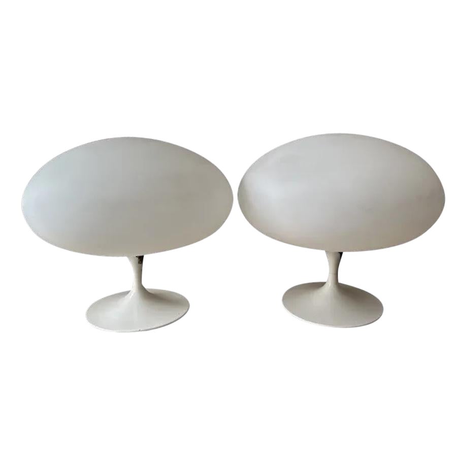 Paire de lampes de table champignon blanches de la Laurel Lamp Co. des années 1960