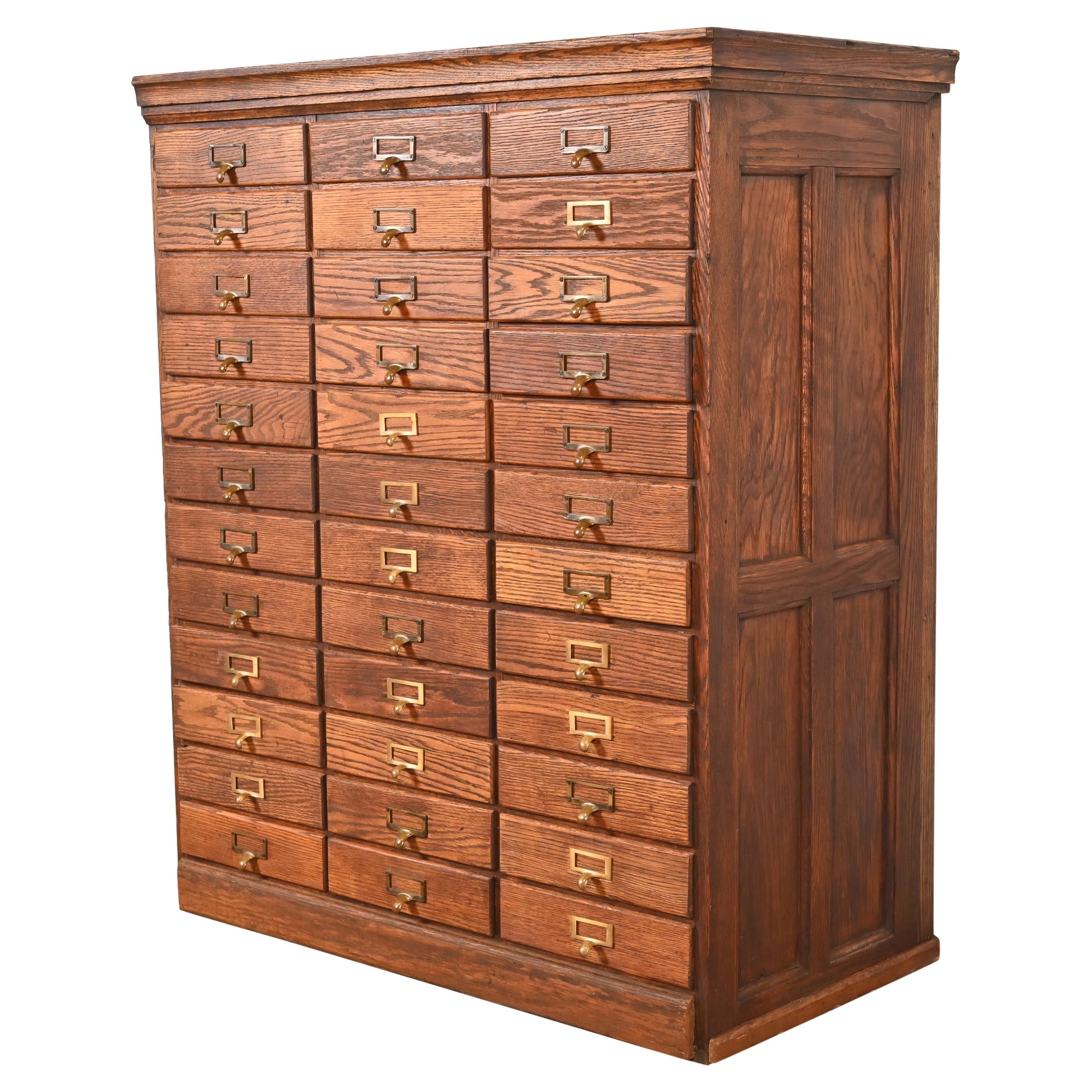 Antiguo archivador Arts & Crafts de 36 cajones, Circa 1900