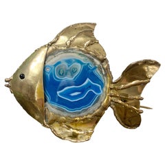 Lampe Jacques Duval-Brasseur éclairée en agate bleue et poissons dorés