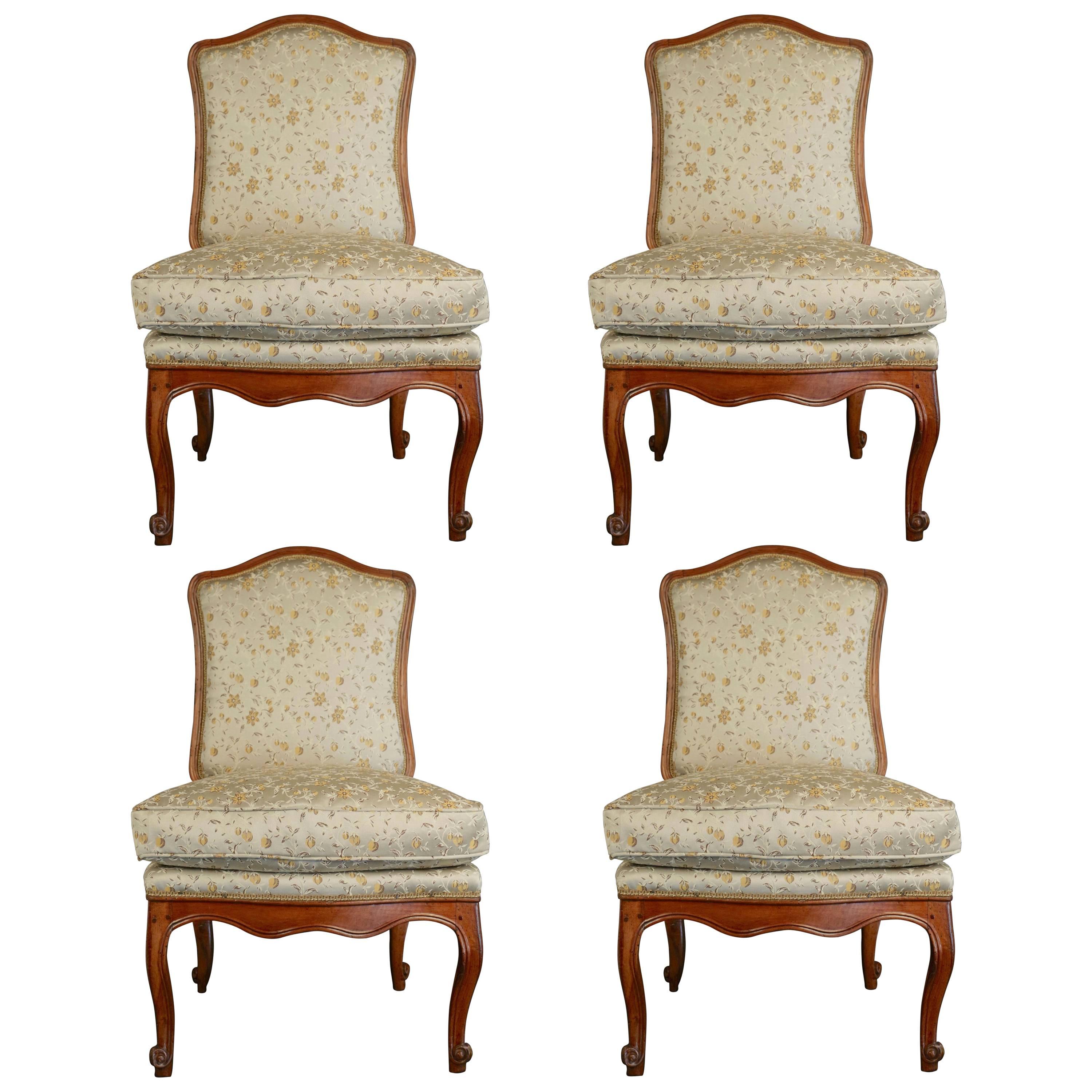 French Four Regence Period Slipper Chairs in Walnut, circa 1730 For Sale