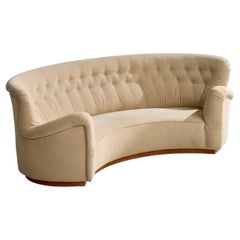 Schwedische Designerin, geschwungenes Sofa, Holz, Stoff, Schweden, 1940er Jahre
