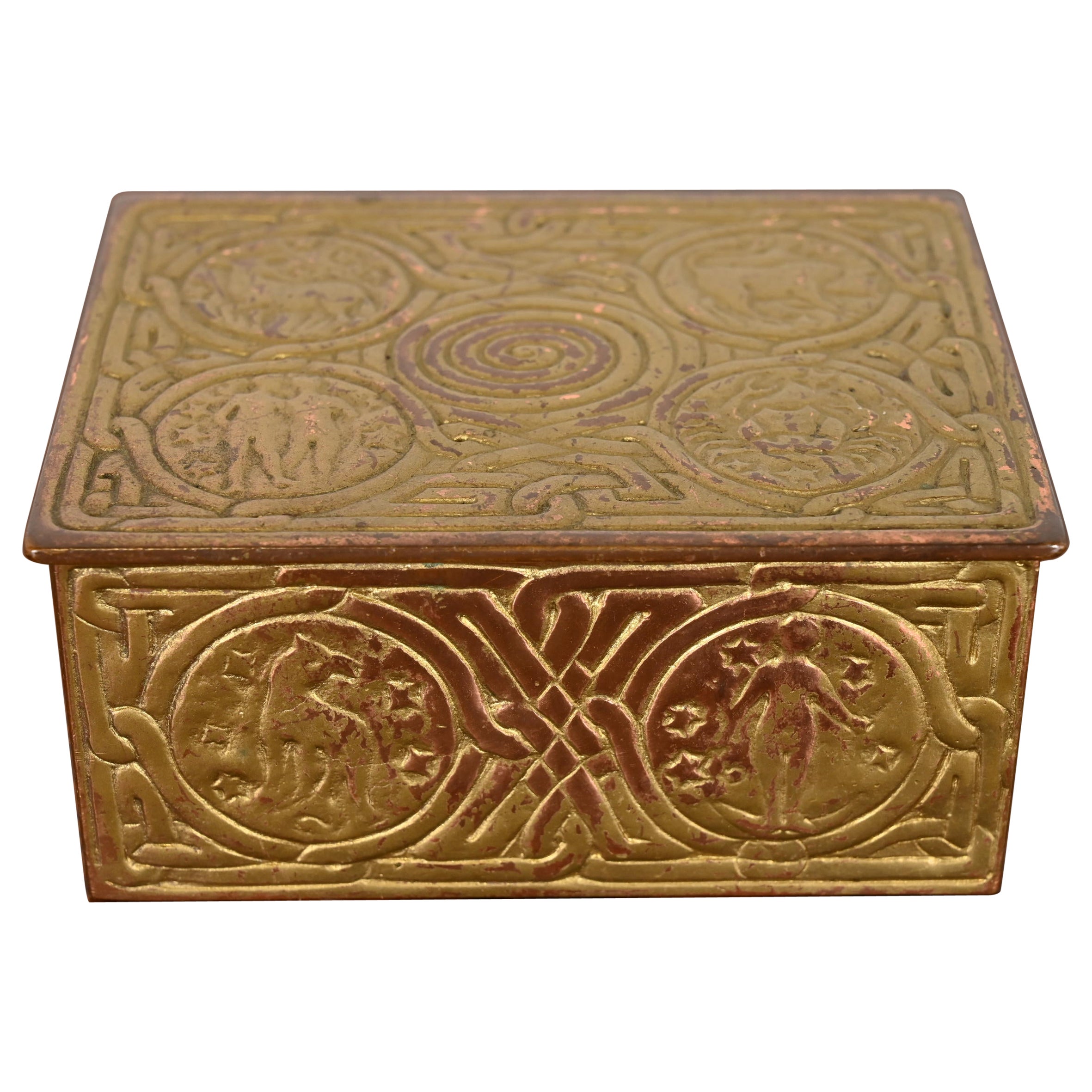 Tiffany Studios Nueva York Caja de bronce doré con motivo del zodíaco