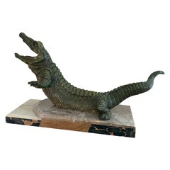 Très inhabituel crocodile Art Déco peint à froid monté sur une base en marbre
