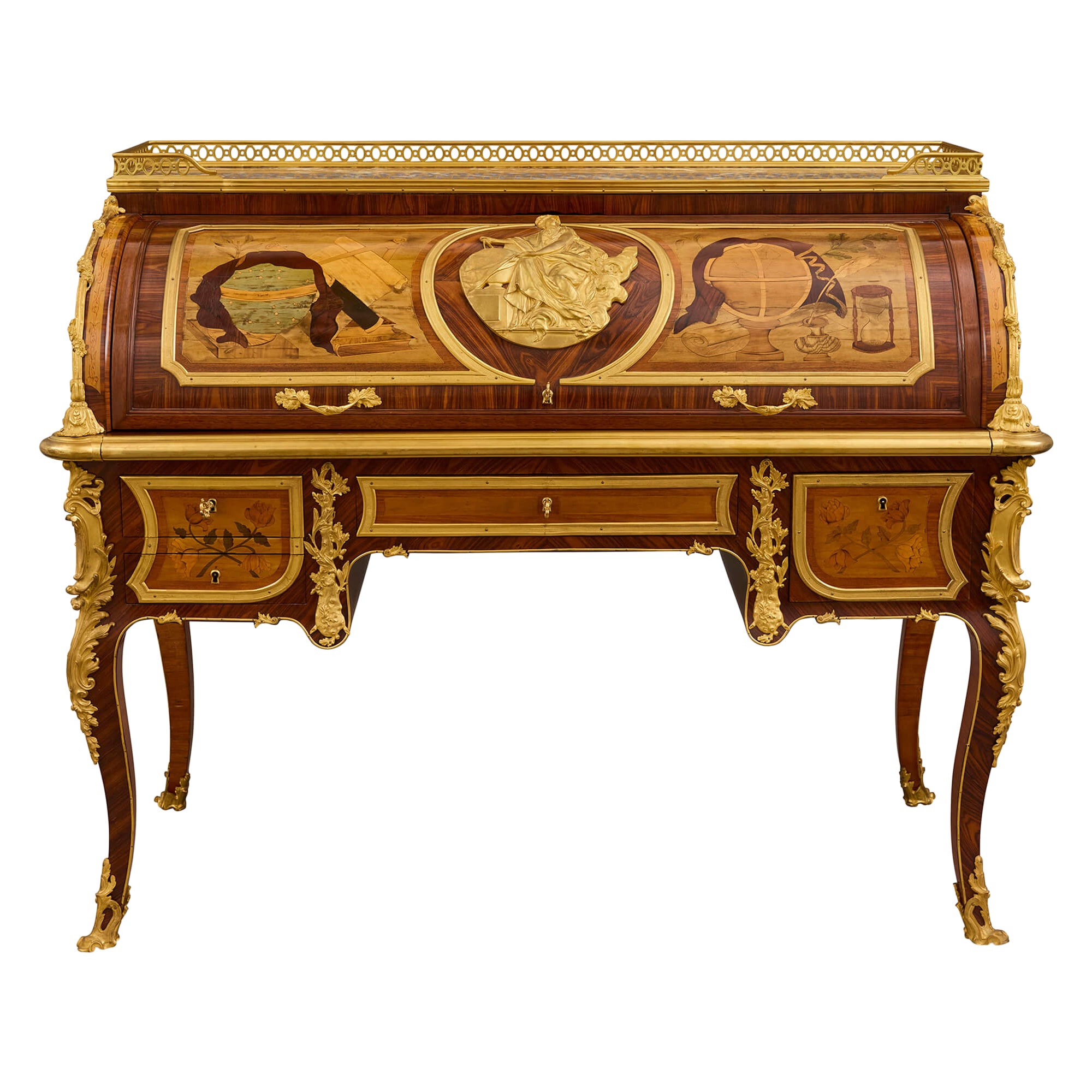 Ancien bureau français à plateau roulant monté en bronze doré dans le style de Riesener