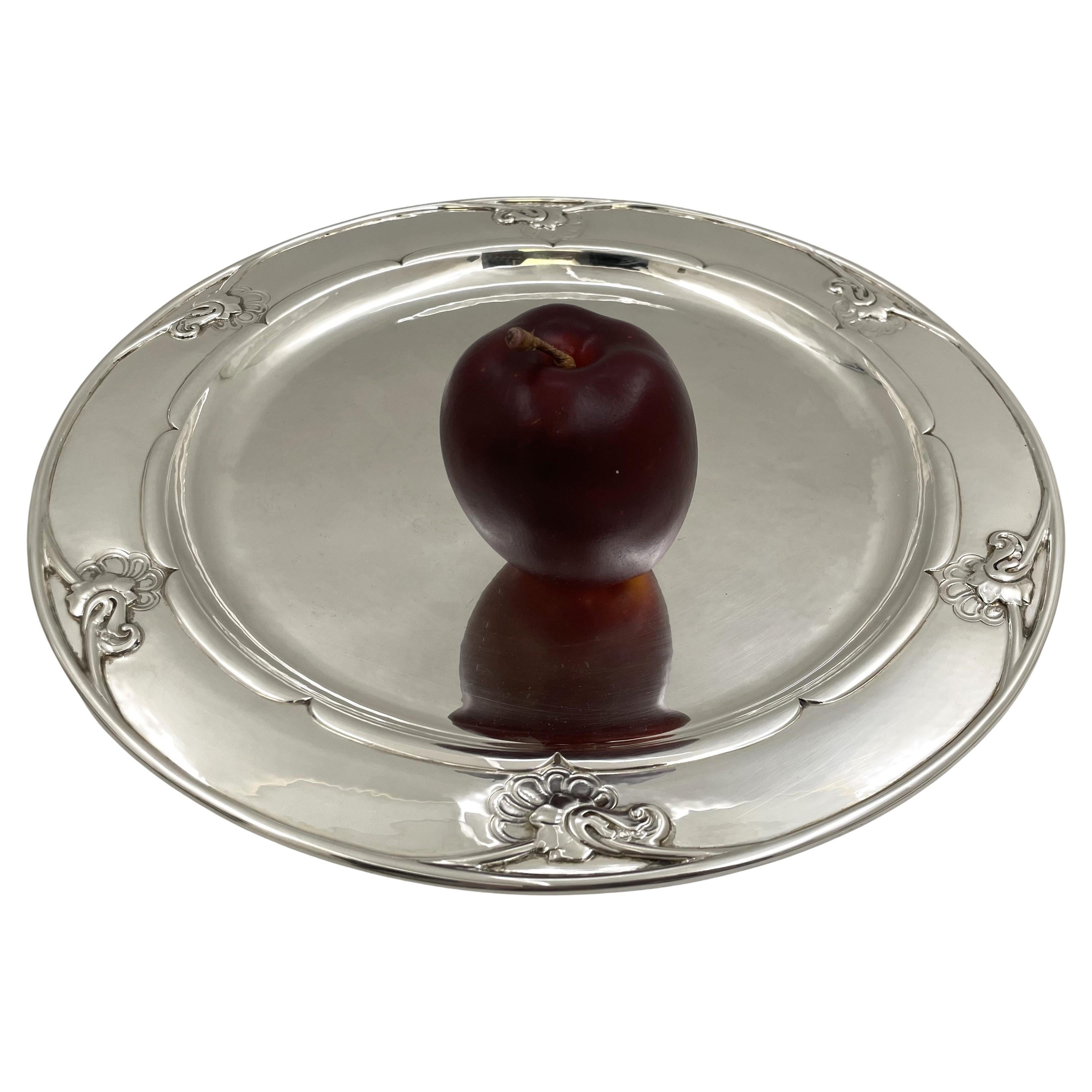 Plateau de cocktail/bar en argent sterling à motif fleuri G. Jensen n° 232B des années 1920