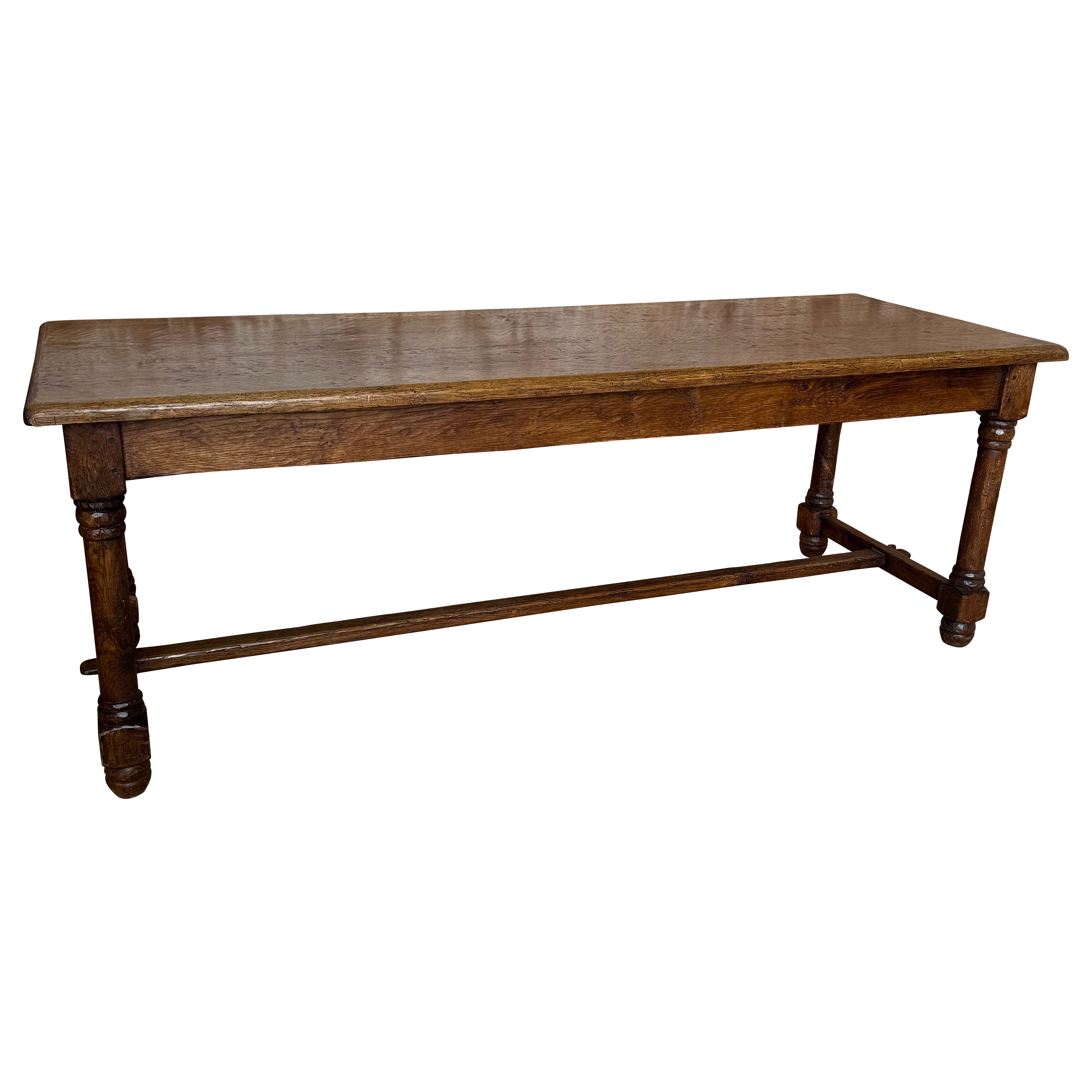 Mesa de granja de roble de mediados del siglo XX