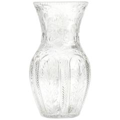 Elegante Stevens & Williams Vase aus geschliffenem und graviertem Kristall