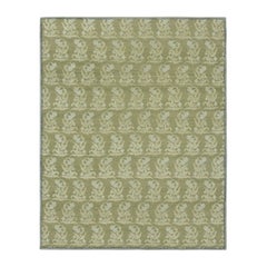 Diseño personalizado de alfombra Rug & Kilim en verde con motivos florales en crema