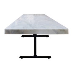 Mesa de comedor de mármol de Consort Home