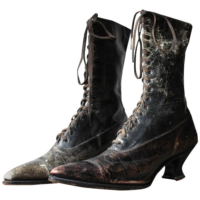 Pair of Ladies Victorian High-Top Leather Boots, circa 1890 For Sale at 1stdibs