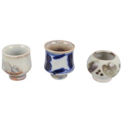 Carl-Harry Stålhane pour "Designhuset" Suède. Trois vases miniatures en grès