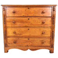 Ancienne commode en pin jaune du 19ème siècle