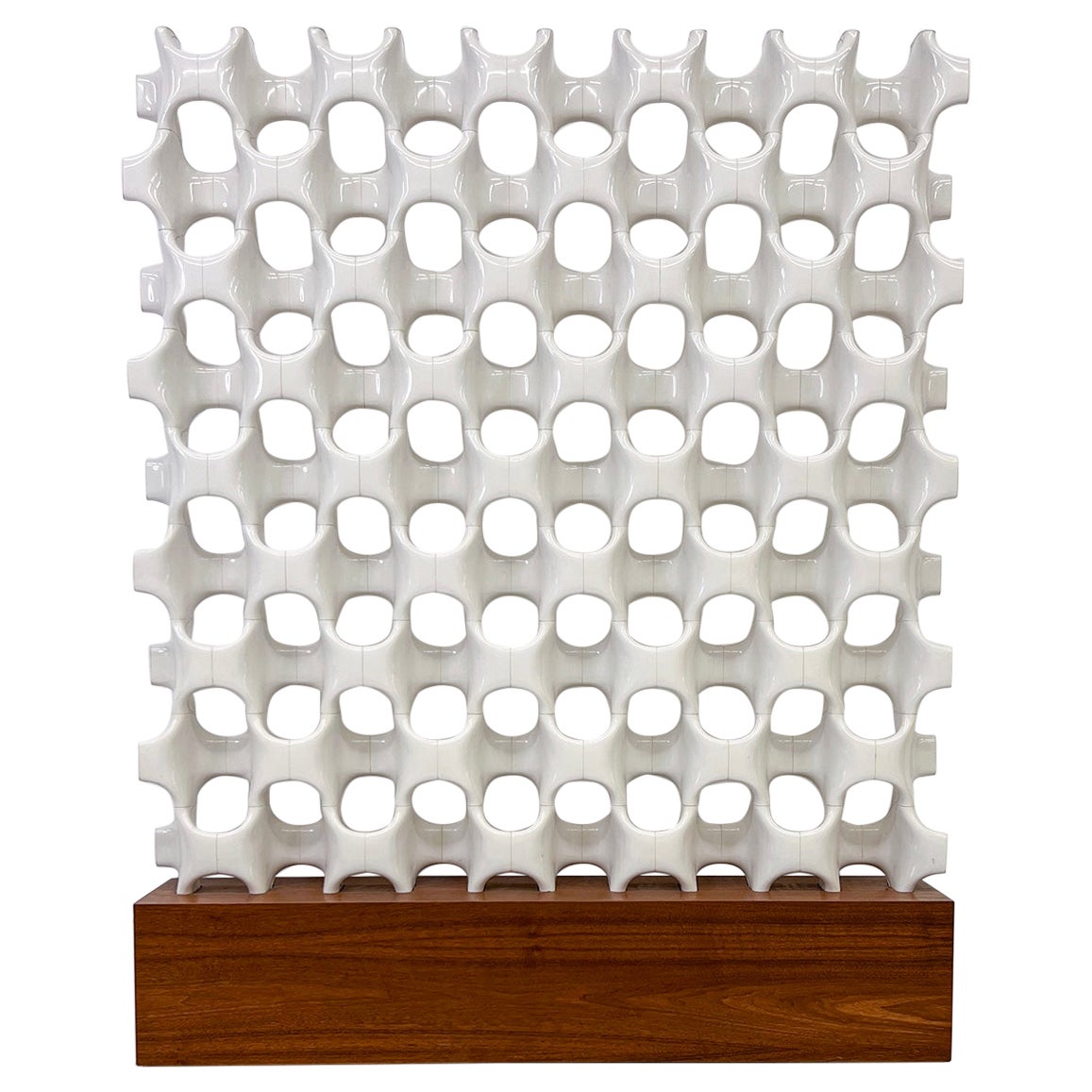 Paravent en os de Sculpta-Grille sur base en noyer par Richard Harvey, années 1960 en vente