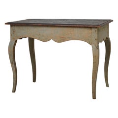 Antico tavolo rococò svedese del 1770 con vernice originale in pino massiccio svedese