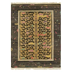 Rug & Kilim's Modern Classics Tiger Rug in Gold- und Schwarztönen