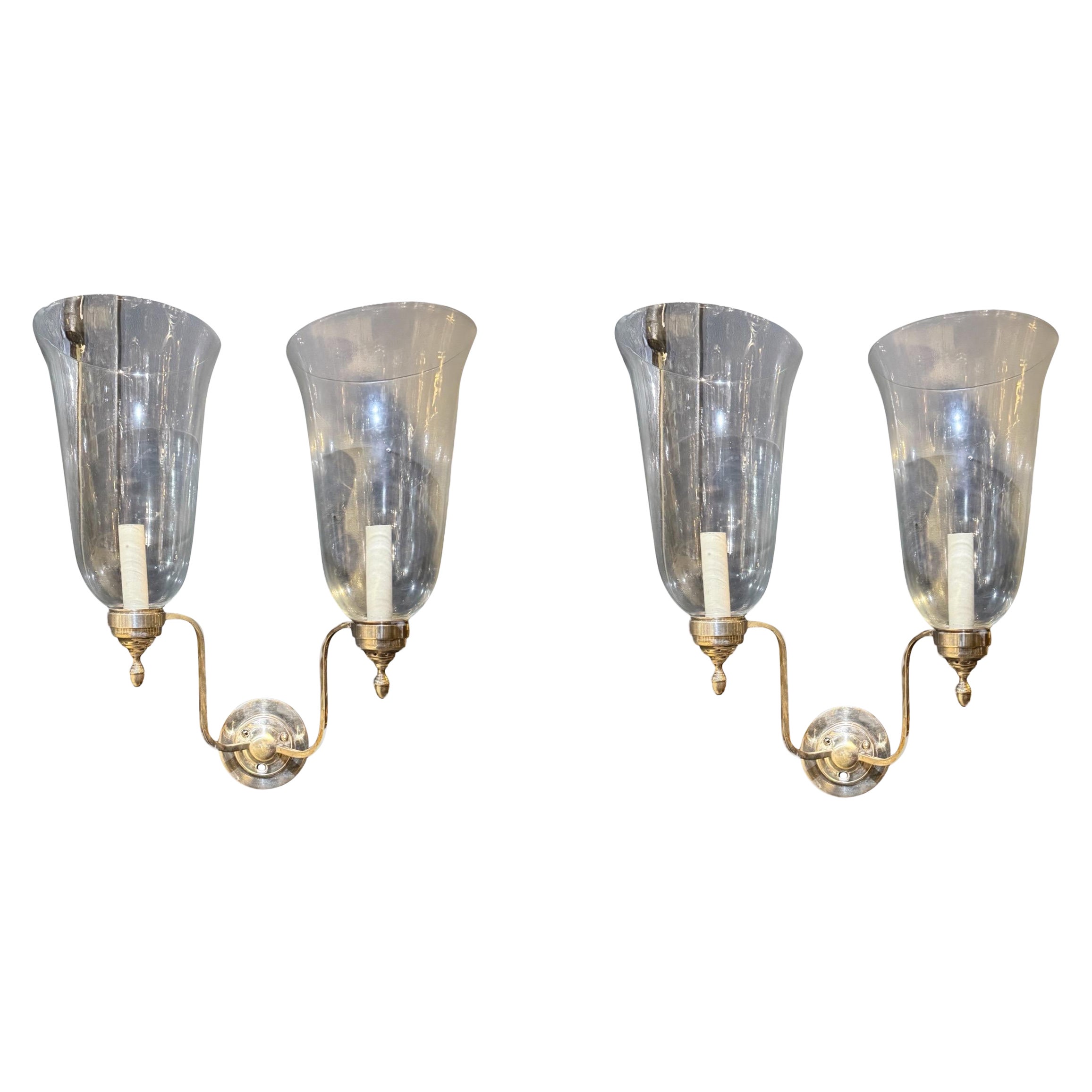 1910 Silver Plate Bronze und Hurricane Glas Sconces Zwei Lights im Angebot