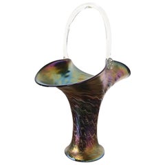 Cesta o jarrón grande de vidrio artístico iridiscente Wilhelm Kralik Sohn Art Nouveau