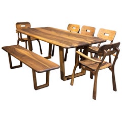 Vollständig handgefertigtes Esstisch-Set aus Nussbaumholz - Tisch, Bank und 5 Nussbaumstühle