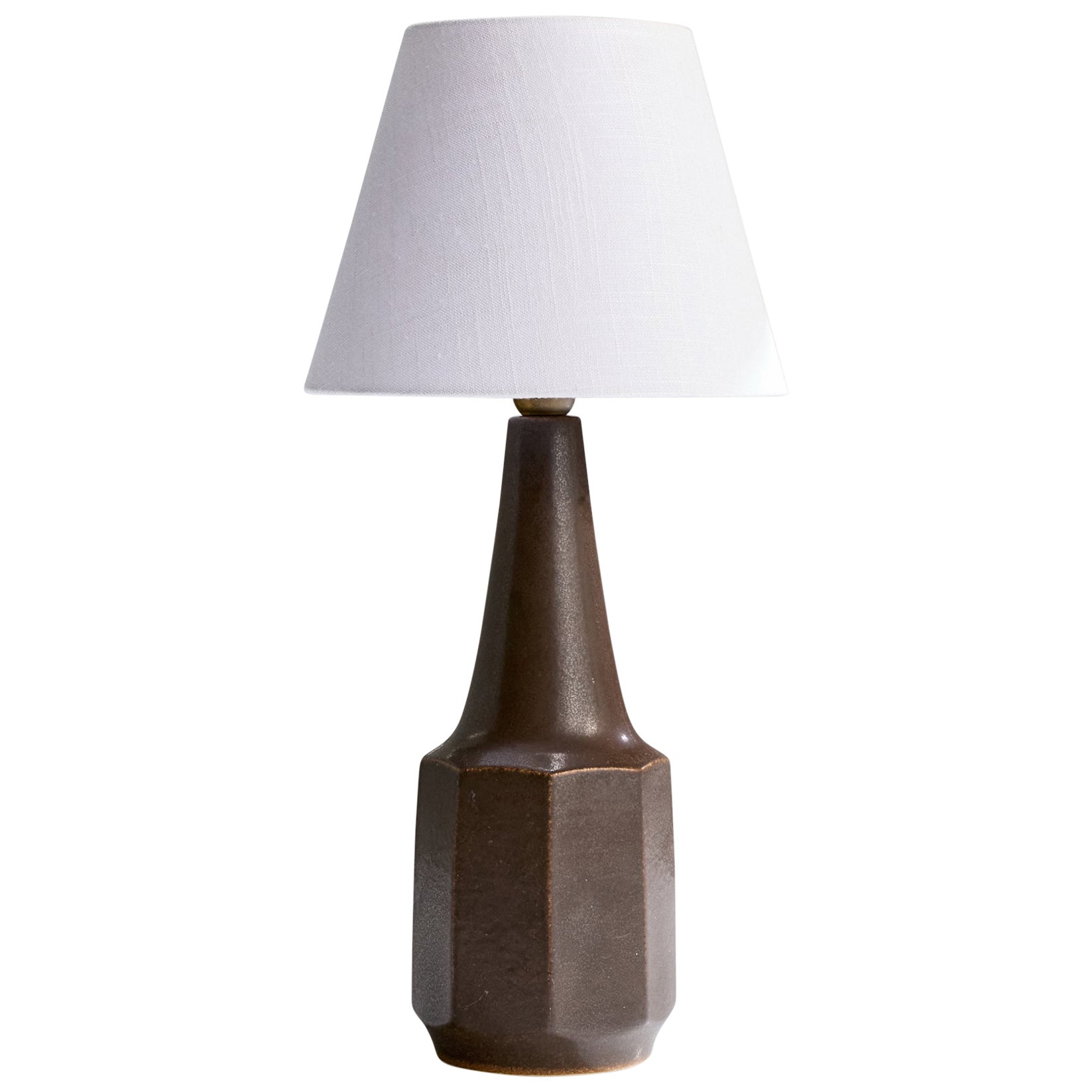 Marianne Starck, Lampada da tavolo, gres, ottone, Danimarca, anni '60 in vendita