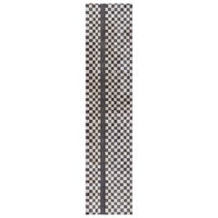 Zeitgenössischer geometrischer handgeknüpfter Woll-Läufer von Doris Leslie Blau