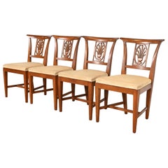 Sedie da pranzo in legno intagliato di Kindel Furniture Regency, set di quattro sedie
