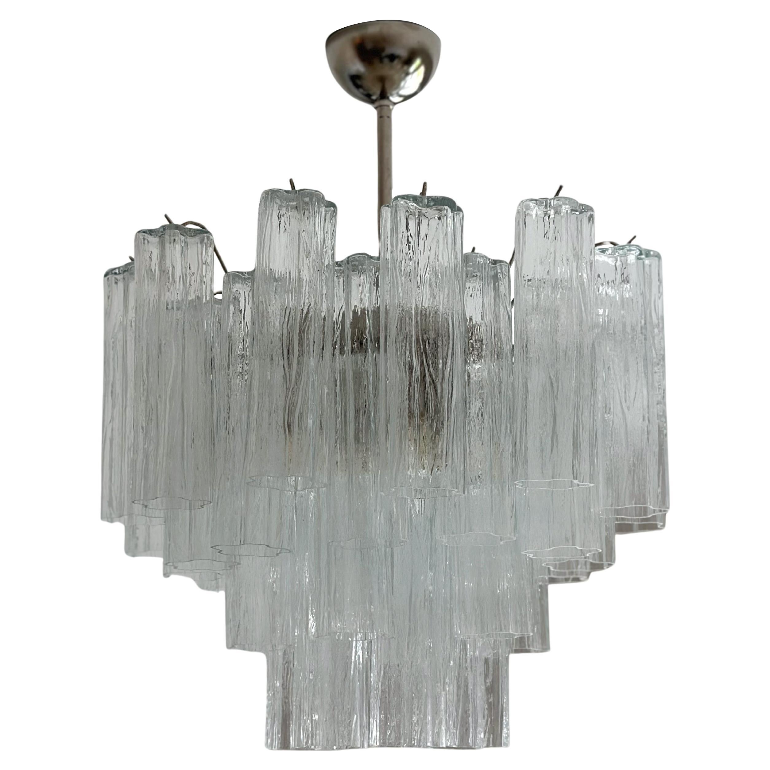 Paar klassisch-elegante Murano-Kronleuchter Tronchi - perfekt für einen Statement-Flur im Angebot