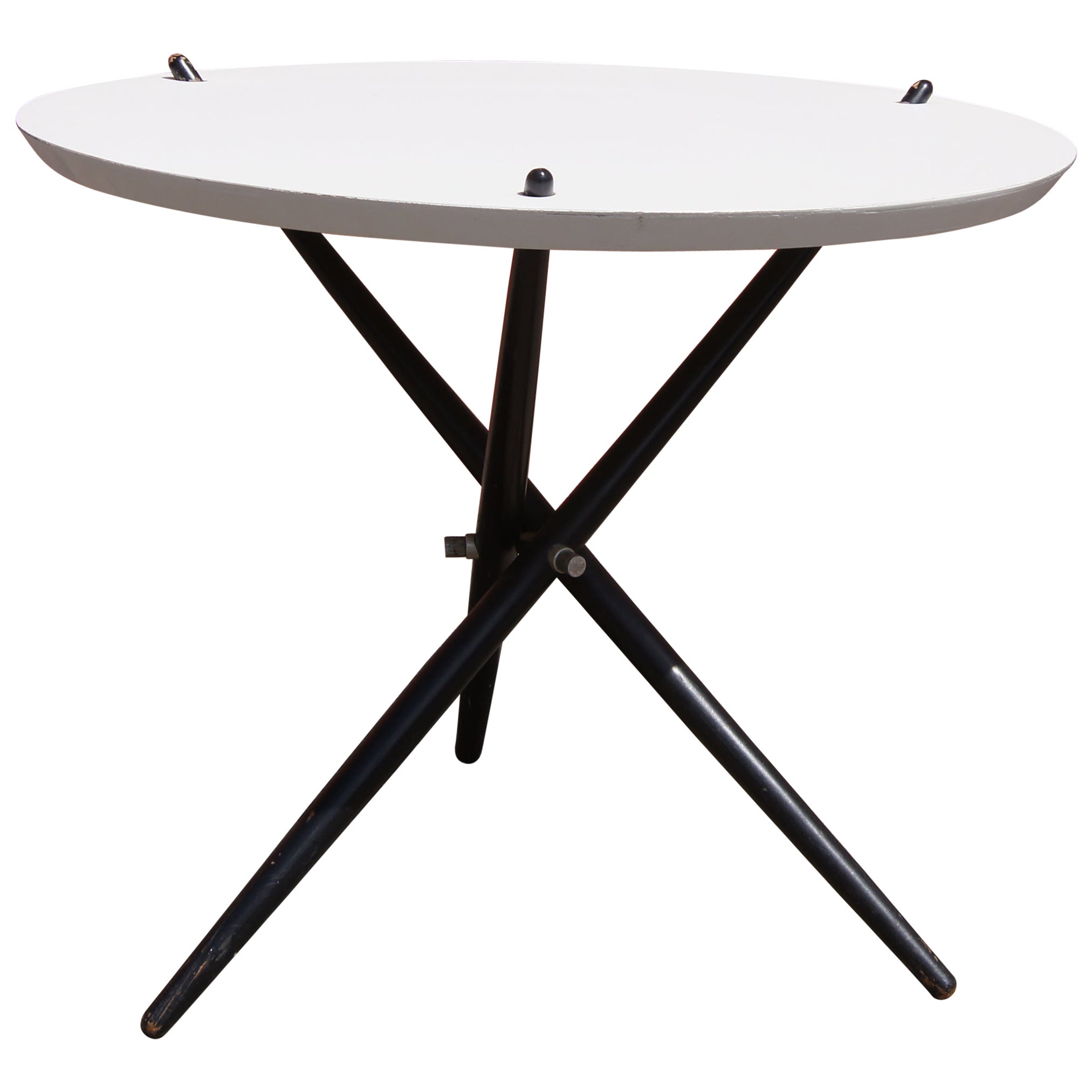 Dreibeiniger Beistelltisch von Hans Bellmann für Knoll im Angebot