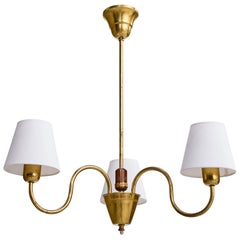 Designer svedese, lampadario, ottone, legno, tessuto, Svezia, anni '1940