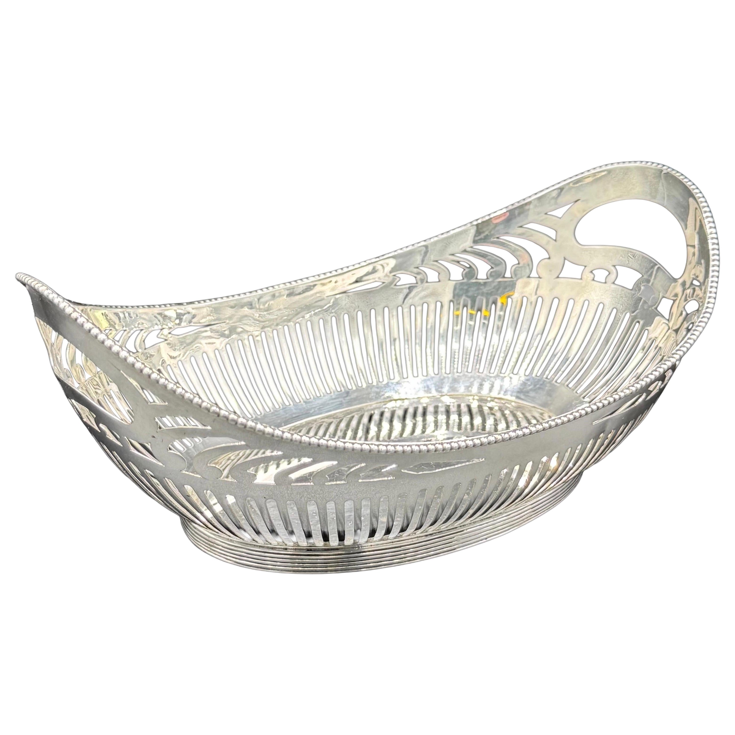 Cestino per il pane in argento sterling George Reid in vendita