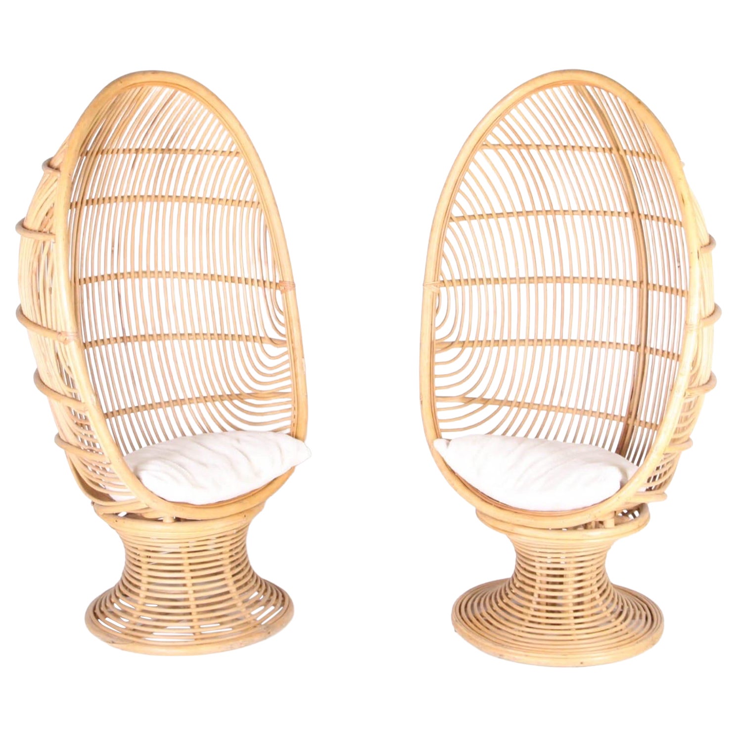 Coppia di poltrone in rattan in vendita