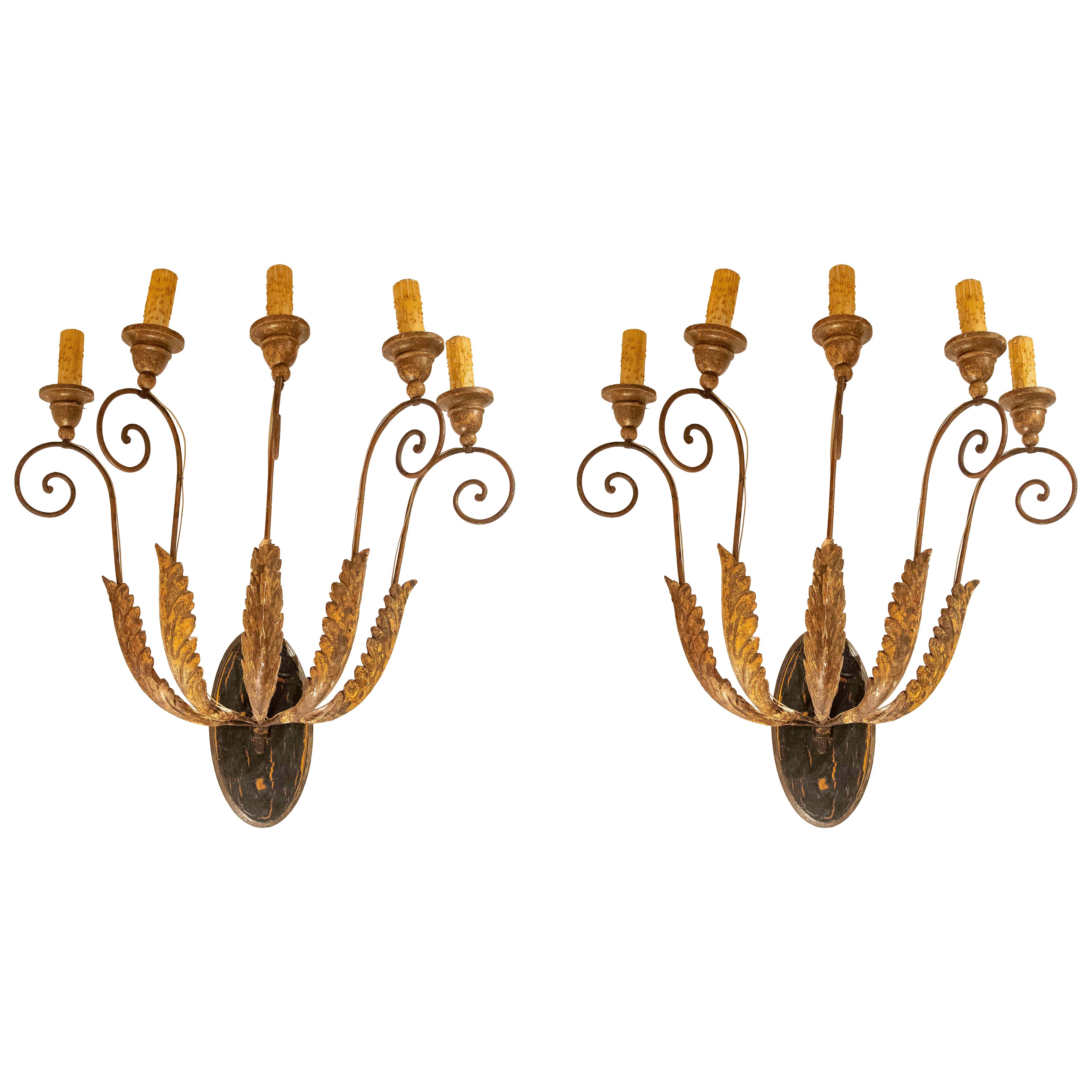 1750s Pair of Wall Sconces in Wrought Iron and Wood with Stucco For Sale
