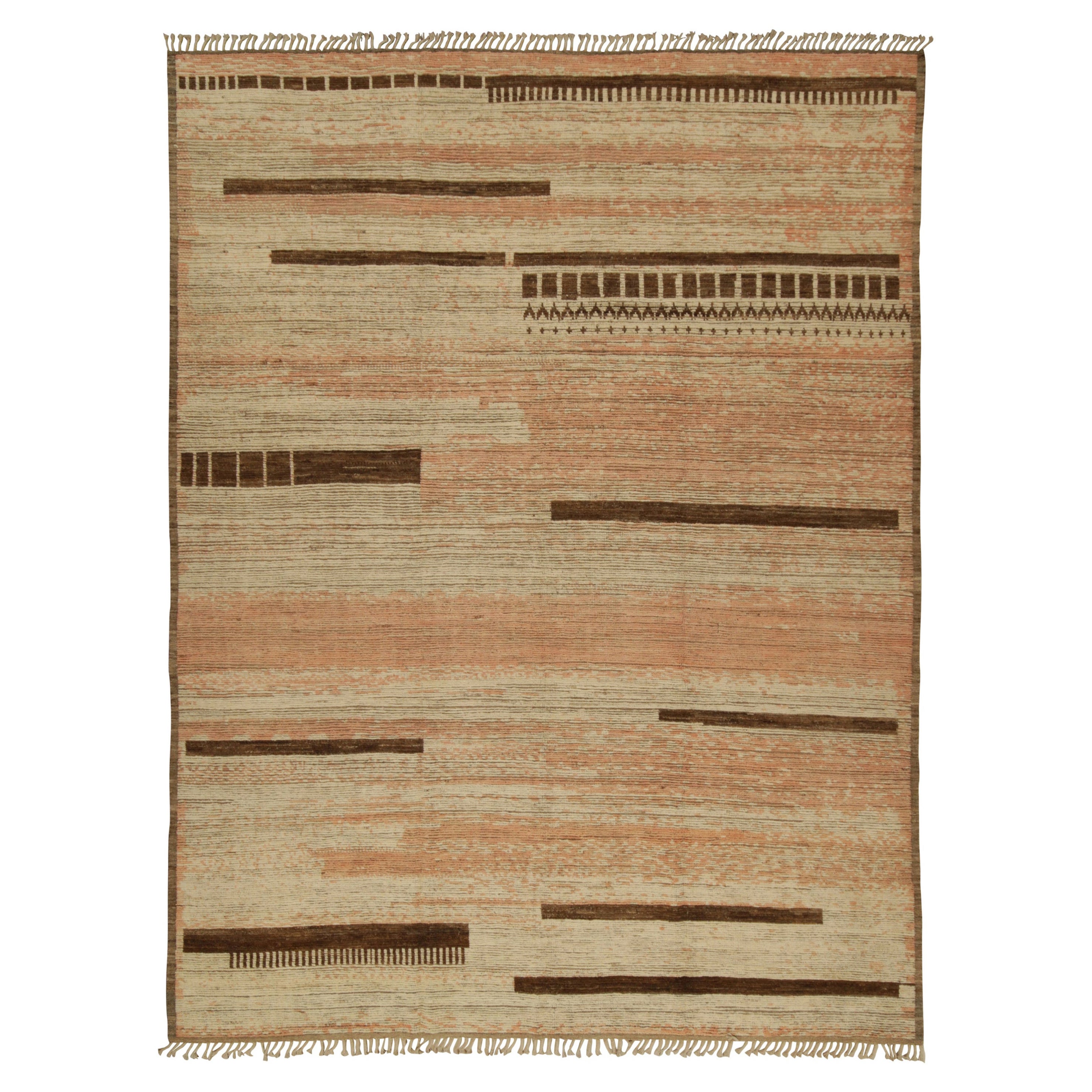 Alfombra de estilo marroquí de Rug & Kilim con motivos geométricos en beige, marrón y rosa en venta