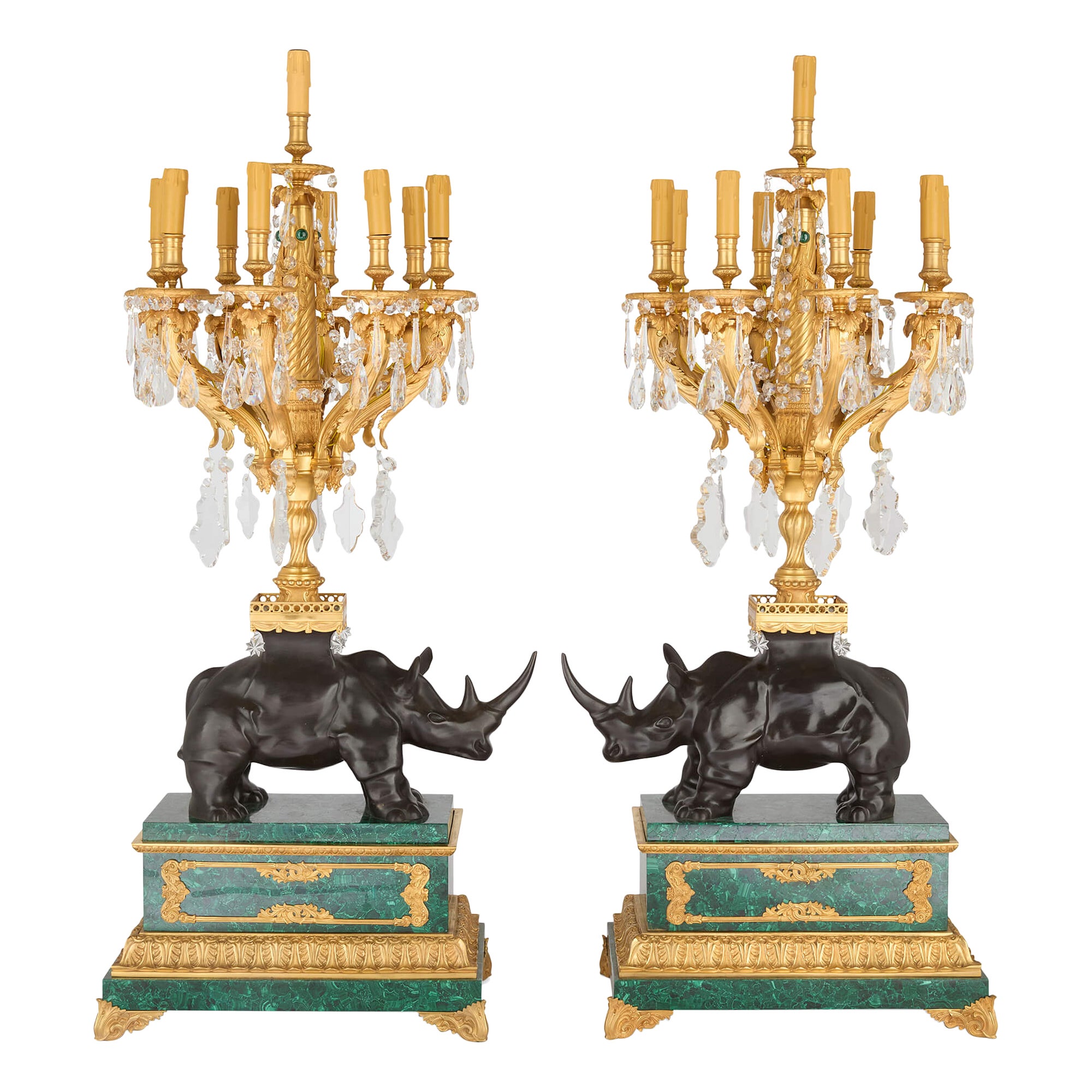 Gran Pareja de Candelabros de Mesa de Ormolu y Malaquita Rhino en venta