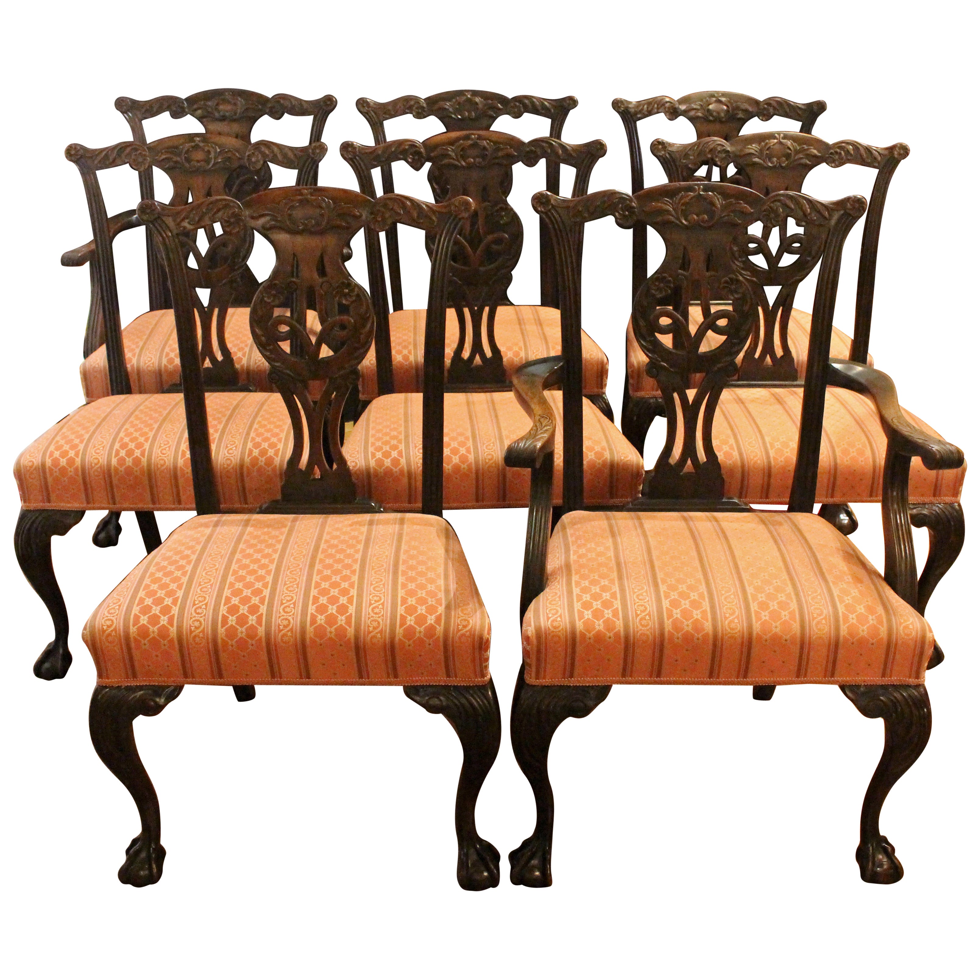 Circa 1860-80 Juego de 8 sillas de comedor inglesas estilo Chippendale en venta