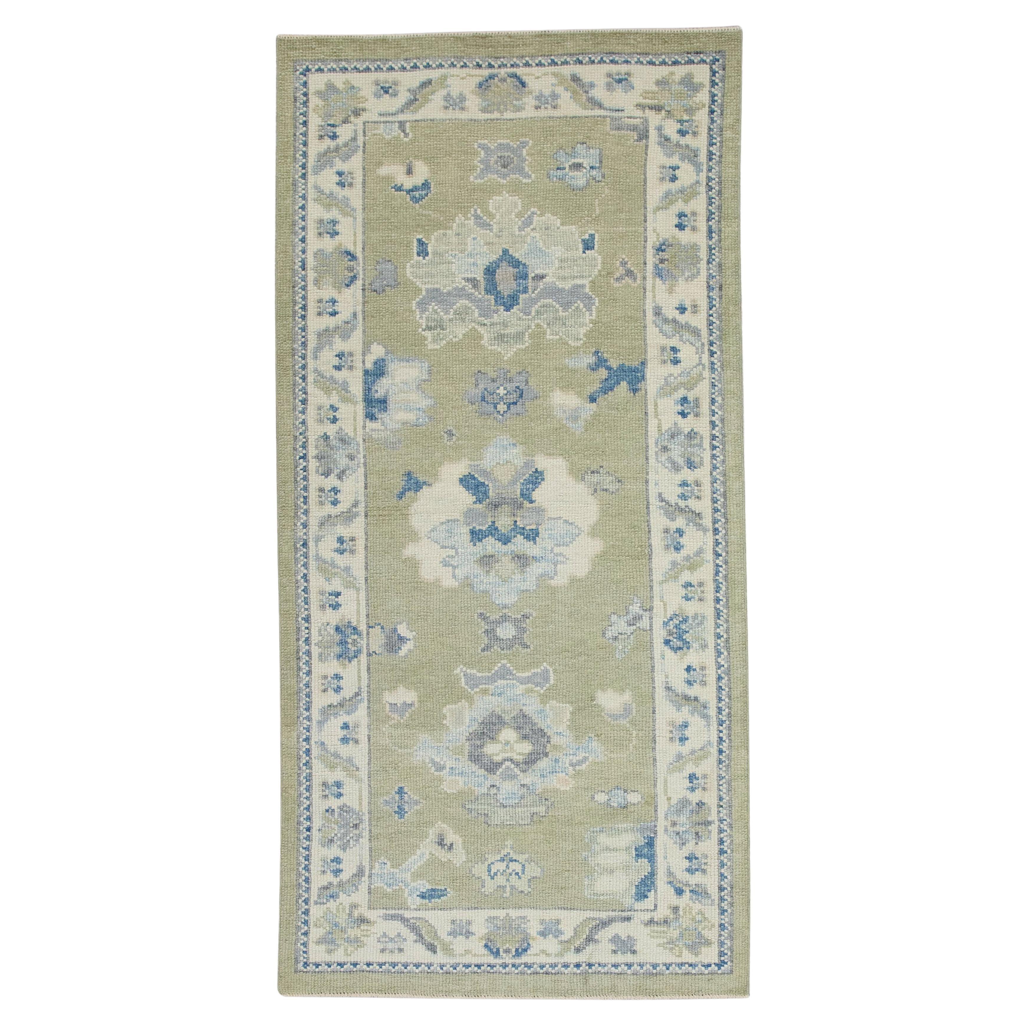 Tappeto turco Oushak Greene & Greene & Blue Tessuto a mano in lana 2'11" x 6'1" in vendita