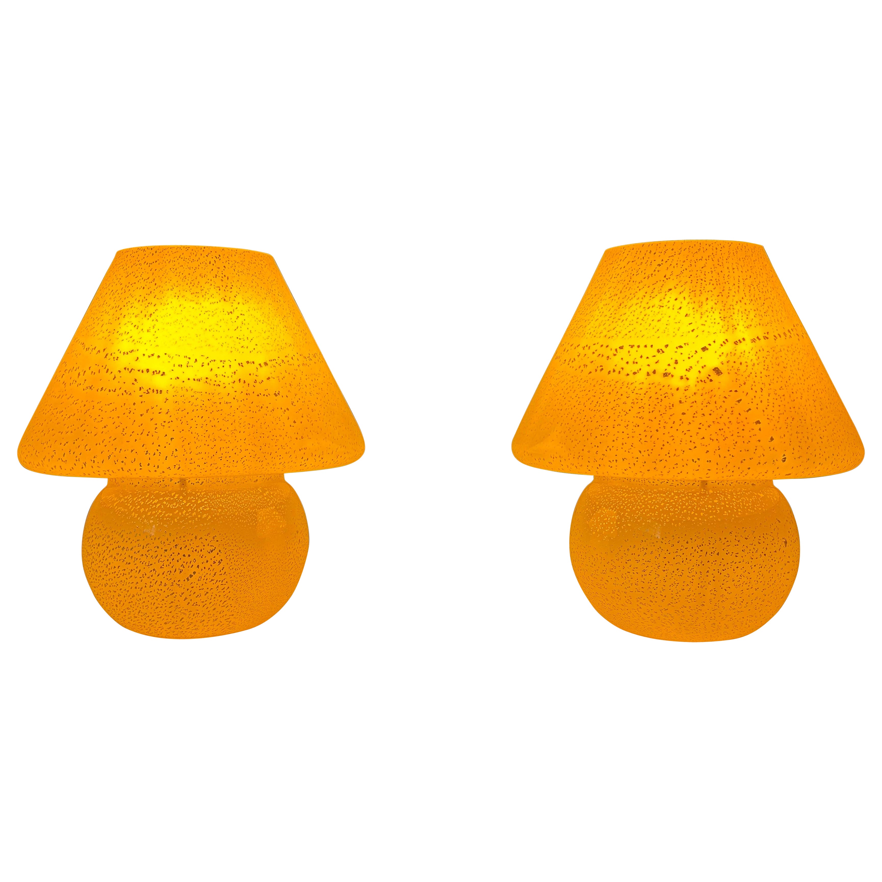 Pair of Mushroom table lamp in white Murano glass, 1960s Italy