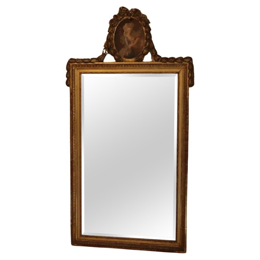 Grande specchio da parete in legno dorato del XIX secolo con pannello dipinto di Maria Antoniettaa in vendita