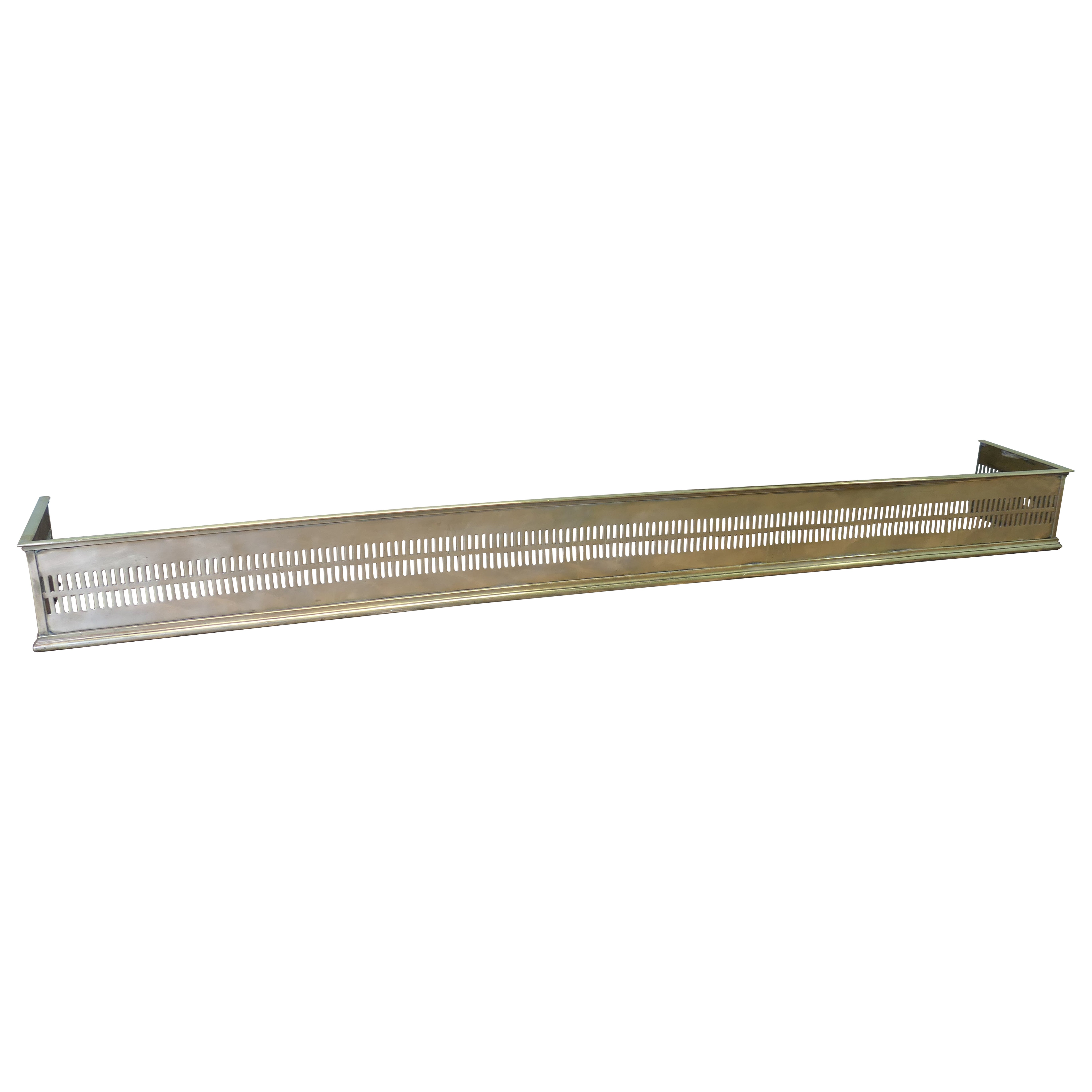 Sehr lange 19. Jahrhundert durchbohrt Messing Fender (7ft 6" lang) im Angebot