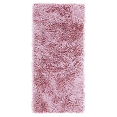Tapis moderne Shaggy dans les tons roses par Doris Leslie Blau