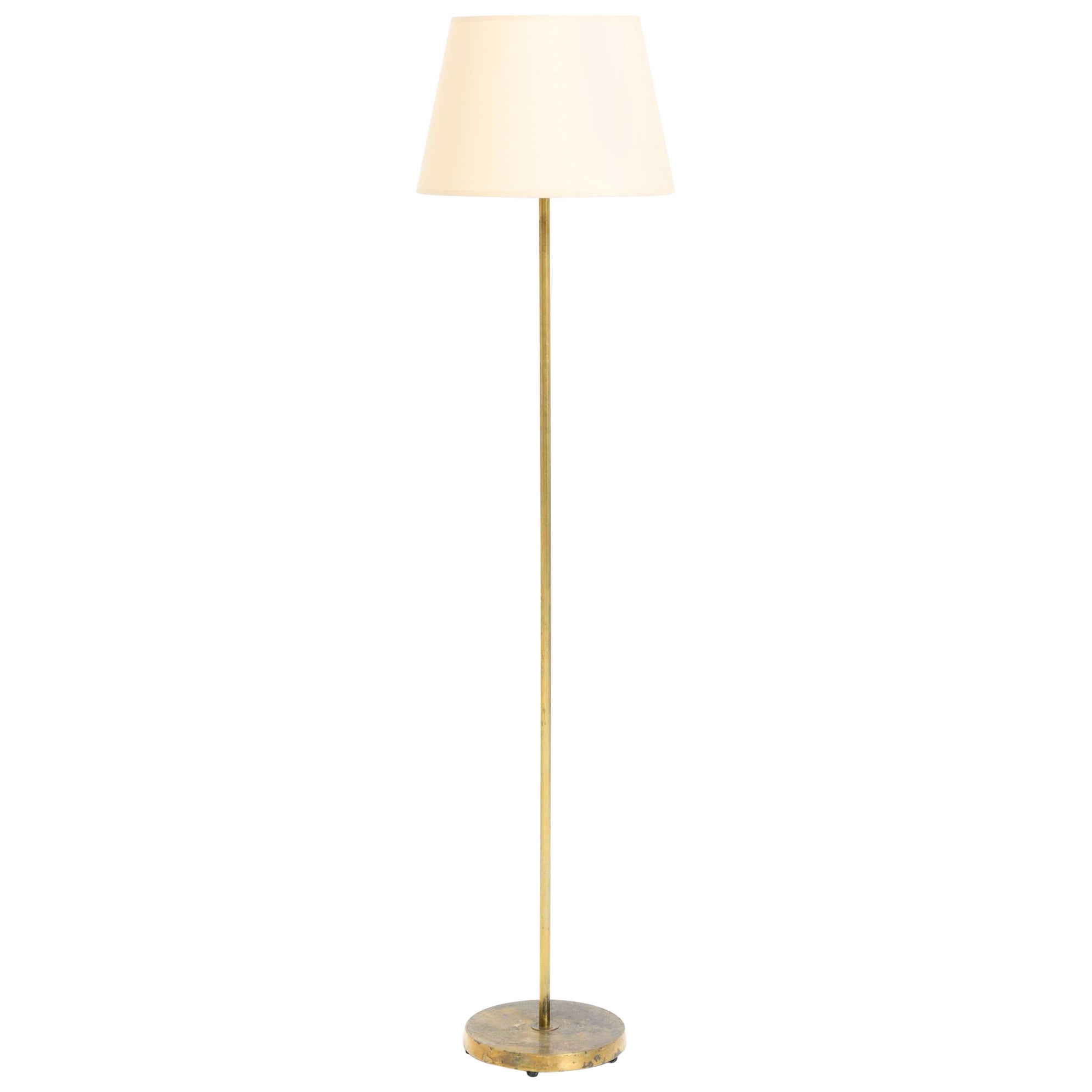 Lampadaire en laiton en vente