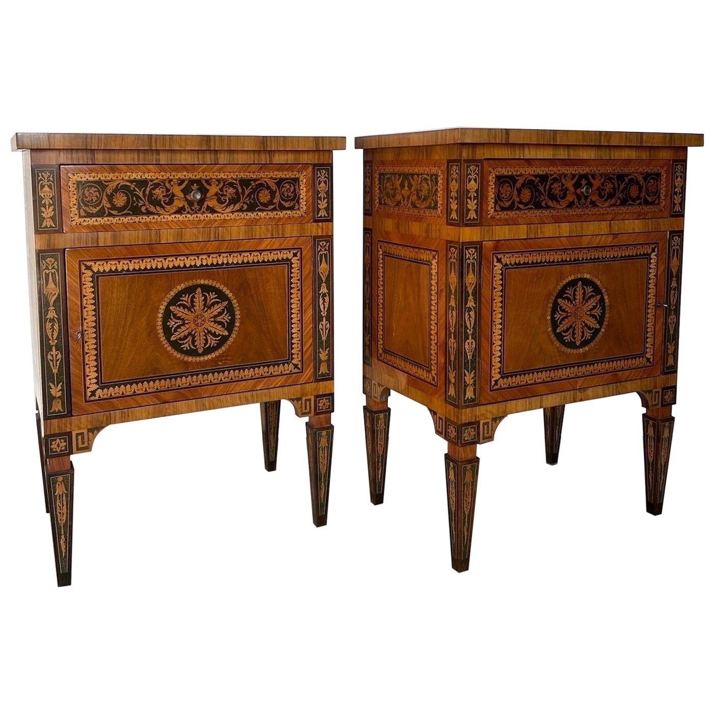 Pair of vintage inlaid Italian neoclassical style commodinis im Angebot