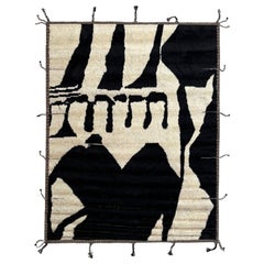 8x10 ft Hand-knotted Moroccan style Rug Made of Un-Dyed Beige and Black Wool